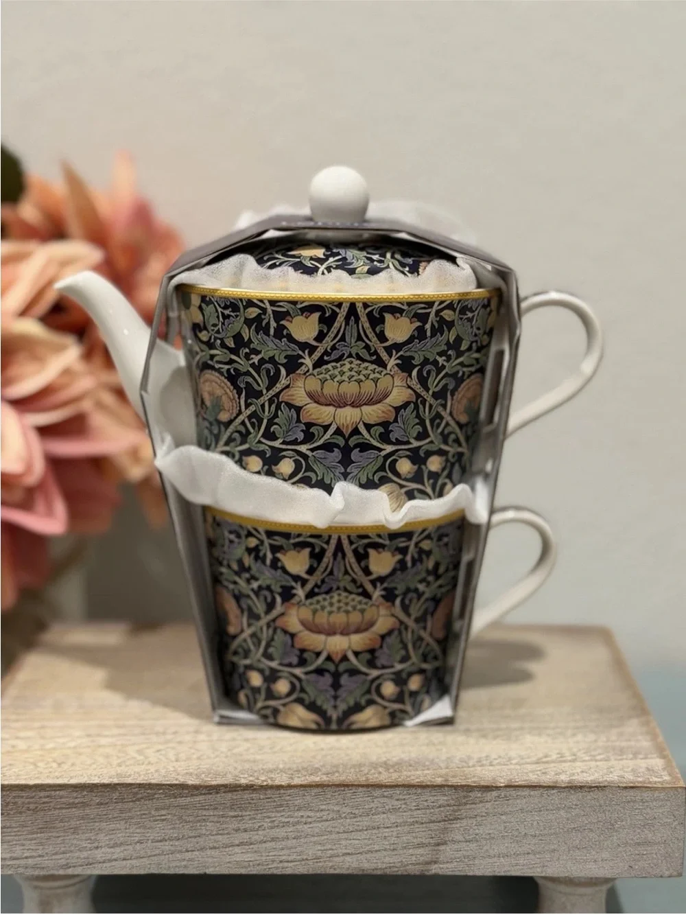NEW! William Morris LODDEN Floral Design Fine China- Tea For One Teapot 3 pc Set